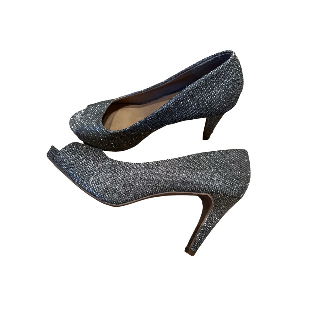 Elegant Gold n Silver 4" heels with platform front ladies 9/41